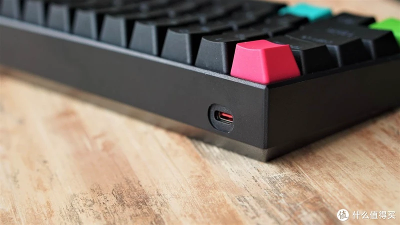 谁说小键盘没有方向键， Anne Pro 2给你不一样的感觉