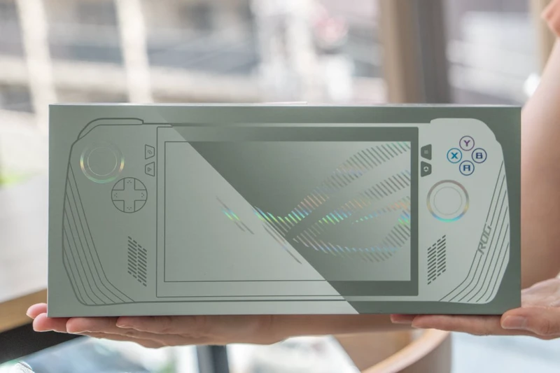 ROG Allyの外箱